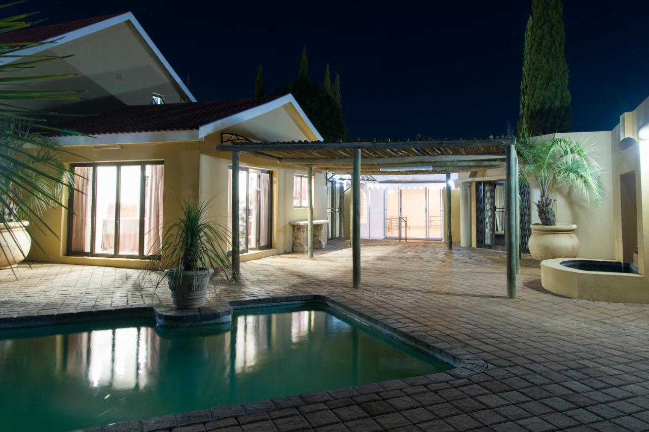 Toscana Estate Bloemfontein Bagian luar foto